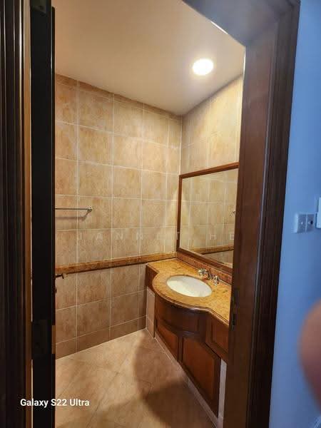 The Greenwood, 11 Greenwood Crescent, 5 Bedrooms, 4,661 sqft, Semi-Detached House For Rent, by Jannet He, 500245130 - Bathroom - PropertyGuru.com.sg