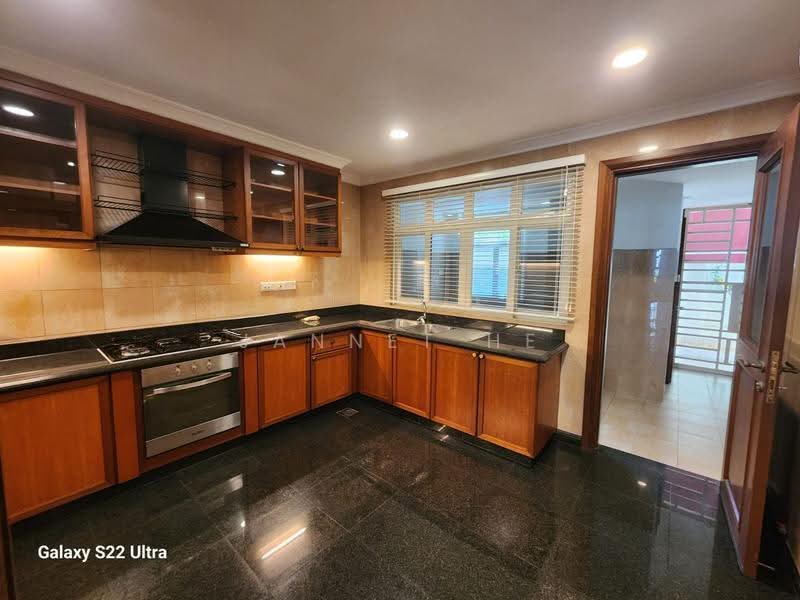 The Greenwood, 11 Greenwood Crescent, 5 Bedrooms, 4,661 sqft, Semi-Detached House For Rent, by Jannet He, 500245130 - Kitchen - PropertyGuru.com.sg