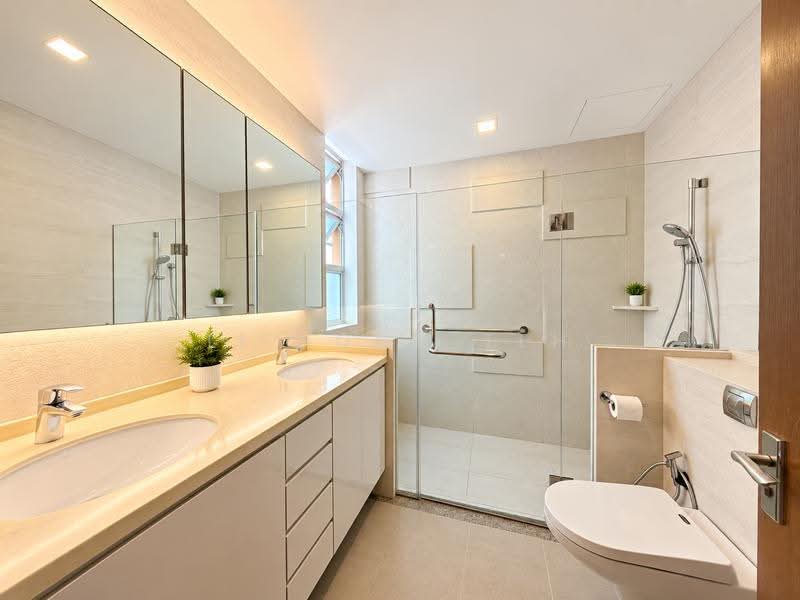 KEW LANDED ENCLAVE SEMI D! NEW LISTING!, Jalan Haji Salam / Kew / Tanah Merah Kechil Road South / Jalan Limau Bali, Bedok / Upper East Coast, 5 Bedrooms, 3,100 sqft, Semi-Detached House For Sale, by Li Rong Teh, 500245136 - Bathroom - PropertyGuru.com.sg