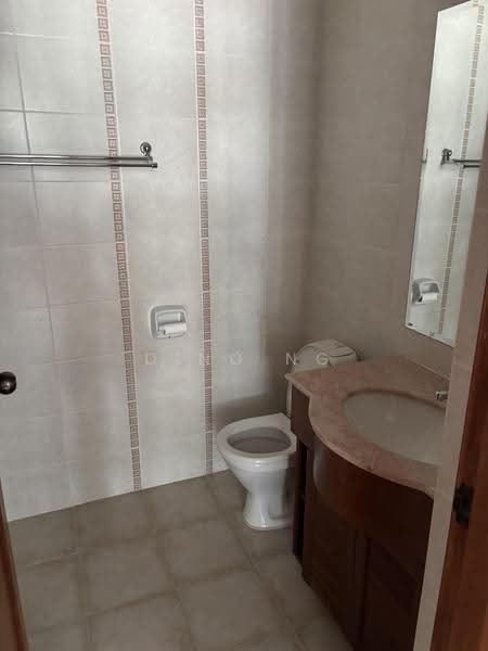 Claremont, 161 Killiney Road, Orchard / River Valley, 3 Bedrooms, 958 sqft, Apartment For Sale, by Dino Ng, 500245137 - Bathroom - PropertyGuru.com.sg