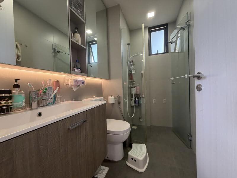The Amore, 53A Edgedale Plains, Hougang / Punggol / Sengkang, 4 Bedrooms, 1,227 sqft, Condominium For Sale, by Jeffrey Lee, 500245145 - Guest Bathroom - PropertyGuru.com.sg