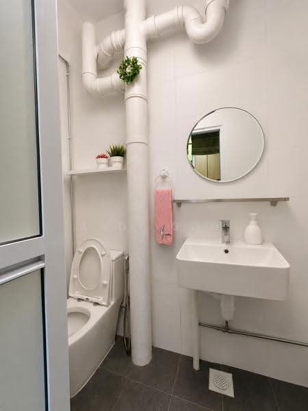 870 Tampines Street 83, 870 Tampines Street 83, 3 Bedrooms, 1,119 sqft, HDB Flat For Sale, by Andy Goh, 500245148 - Bathroom - PropertyGuru.com.sg