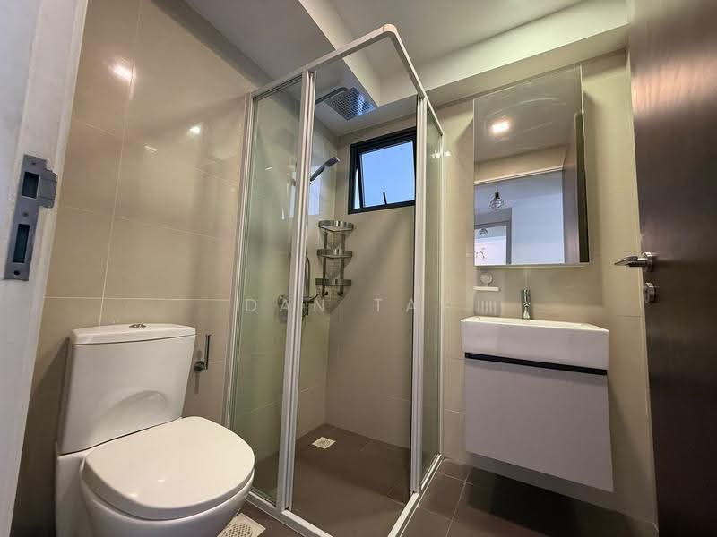 311C Clementi Avenue 4, 311C Clementi Avenue 4, 2 Bedrooms, 646 sqft, HDB Flat For Rent, by Dan Tay, 500245150 - Bathroom - PropertyGuru.com.sg
