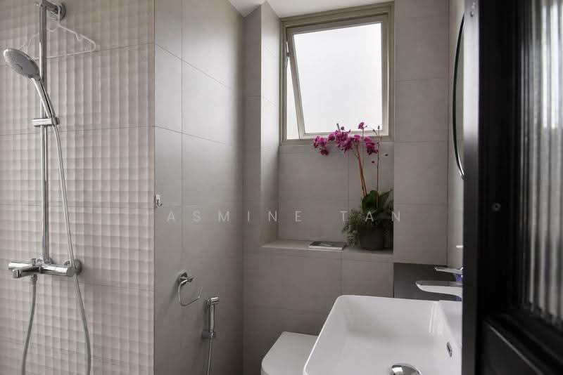Suites Twenty Two, 25 Lorong G Telok Kurau, 3 Bedrooms, 1,894 sqft, Condominium For Sale, by Jasmine Tan, 500245159 - Level 1 - Bathroom - PropertyGuru.com.sg