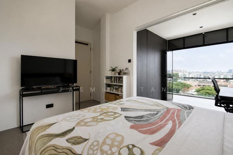 Suites Twenty Two, 25 Lorong G Telok Kurau, 3 Bedrooms, 1,894 sqft, Condominium For Sale, by Jasmine Tan, 500245159 - Level 2 - Master Bedroom - PropertyGuru.com.sg