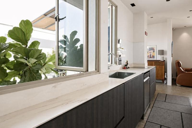 Suites Twenty Two, 25 Lorong G Telok Kurau, 3 Bedrooms, 1,894 sqft, Condominium For Sale, by Jasmine Tan, 500245159 - Level 1 - Kitchen - PropertyGuru.com.sg