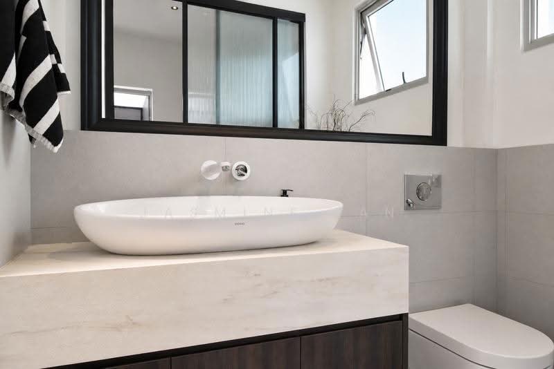 Suites Twenty Two, 25 Lorong G Telok Kurau, 3 Bedrooms, 1,894 sqft, Condominium For Sale, by Jasmine Tan, 500245159 - Level 2 - Master Bathroom - PropertyGuru.com.sg