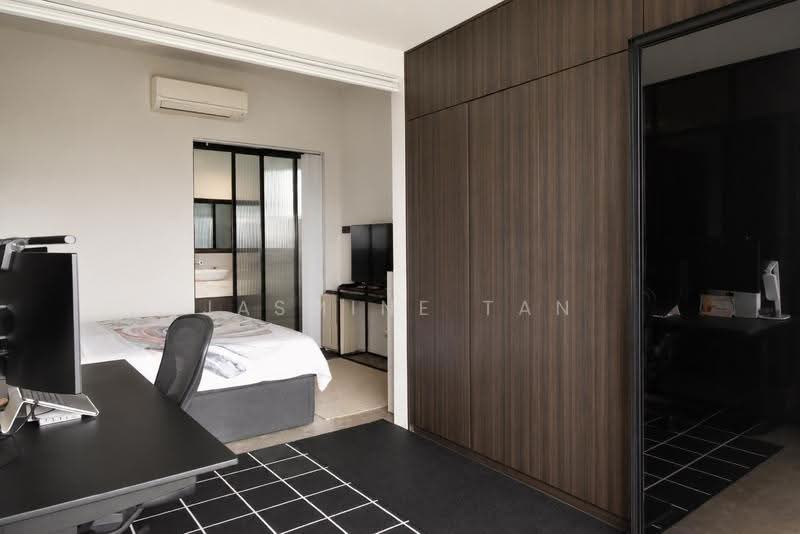 Suites Twenty Two, 25 Lorong G Telok Kurau, 3 Bedrooms, 1,894 sqft, Condominium For Sale, by Jasmine Tan, 500245159 - Level 2 - Master Bedroom - PropertyGuru.com.sg