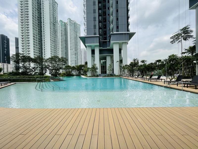 Stirling Residences, 21 Stirling Road, 2 Bedrooms, 635 sqft, Condominium For Sale, by Carol He, 500245177 - Exterior - PropertyGuru.com.sg