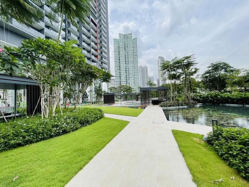 Stirling Residences, 21 Stirling Road, 2 Bedrooms, 635 sqft, Condominium For Sale, by Carol He, 500245177 - Exterior - PropertyGuru.com.sg