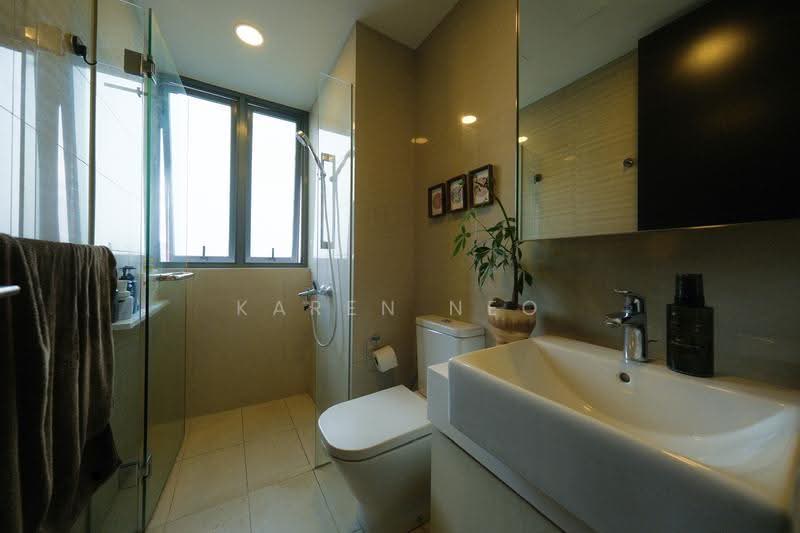 Thomson Three, 21 Bright Hill Drive, 3 Bedrooms, 1,044 sqft, Condominium For Sale, by Karen Neo, 500245190 - Bathroom - PropertyGuru.com.sg