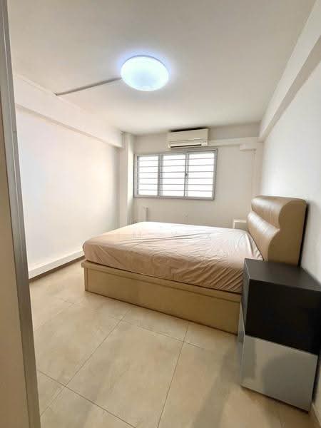8 Holland Avenue, 8 Holland Avenue, Tanglin / Holland / Bukit Timah, 3 Bedrooms, 882 sqft, HDB Flat For Sale, by Lim Y X, 500245208 - Bedroom - PropertyGuru.com.sg