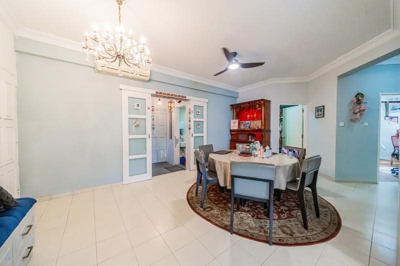 Mandarin Gardens, 1 Siglap Road, 3 Bedrooms, 1,528 sqft, Condominium For Sale, by Johanna Chow, 500245232 - Dining Room - PropertyGuru.com.sg