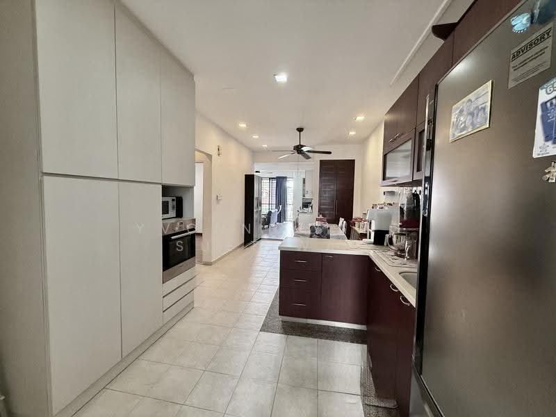 Tanah Merah Mansion, 137 Tanah Merah Kechil Road, 3 Bedrooms, 1,324 sqft, Condominium For Rent, by Yvonne Yang Suet Wan, 500245245 - Kitchen - PropertyGuru.com.sg
