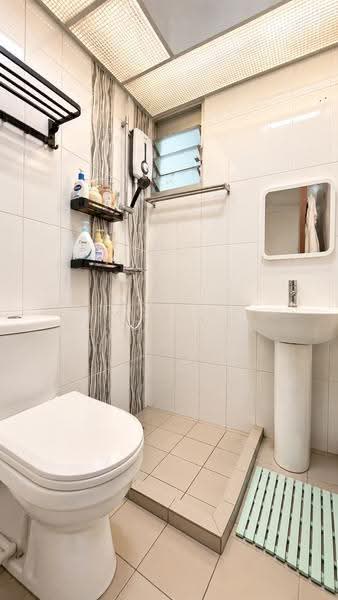91A Telok Blangah Street 31, 91A Telok Blangah Street 31, Harbourfront / Telok Blangah, 2 Bedrooms, 732 sqft, HDB Flat For Sale, by Moses Elson Yeo, 500245246 - Bathroom - PropertyGuru.com.sg