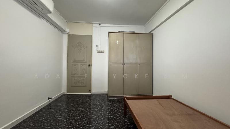 819 Tampines Street 81, 819 Tampines Street 81, 2 Bedrooms, 732 sqft, HDB Flat For Sale, by Ada Lee Yoke Sim, 500245252 - Bedroom - PropertyGuru.com.sg