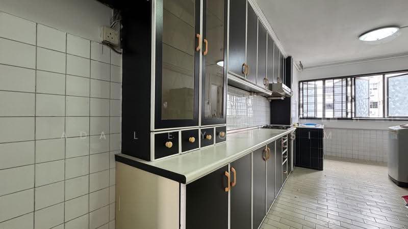 819 Tampines Street 81, 819 Tampines Street 81, 2 Bedrooms, 732 sqft, HDB Flat For Sale, by Ada Lee Yoke Sim, 500245252 - Kitchen - PropertyGuru.com.sg