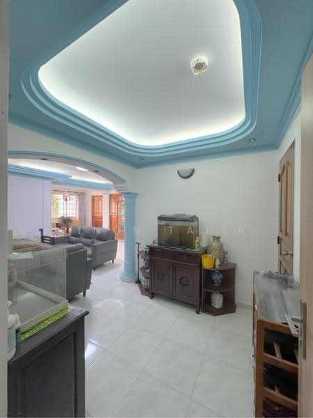 19 Queen's Close, 19 19, Alexandra / Commonwealth, 3 Bedrooms, 1,173 sqft, HDB Flat For Sale, by Ainon Talib, 500245261 - PropertyGuru.com.sg