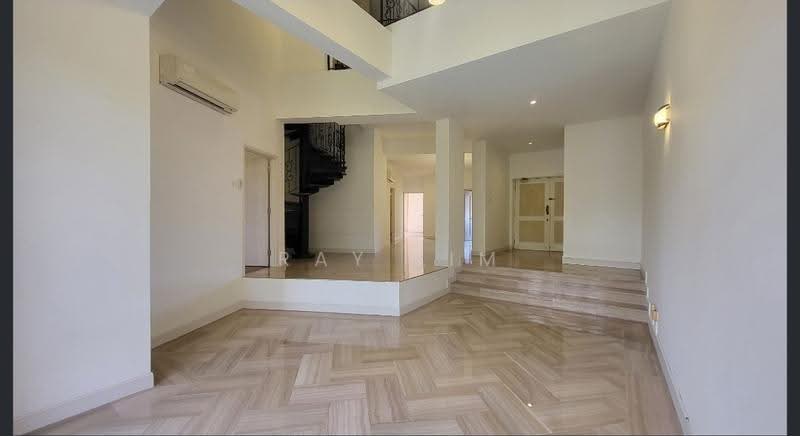 Orange Regency, 101 Fernhill Road, Tanglin / Holland / Bukit Timah, 3 Bedrooms, 2,421 sqft, Apartment For Rent, by Ray Lim, 500245263 - Living - PropertyGuru.com.sg