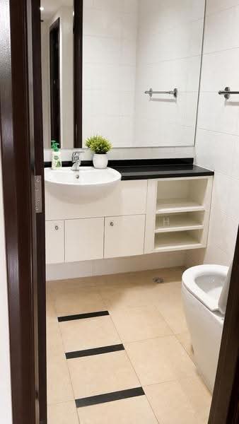 Rio Vista, 22 Upper Serangoon View, 2 Bedrooms, 1,055 sqft, Condominium For Sale, by Kim Wah Ng, 500245277 - Bathroom - PropertyGuru.com.sg