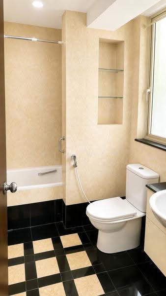 Rio Vista, 22 Upper Serangoon View, 2 Bedrooms, 1,055 sqft, Condominium For Sale, by Kim Wah Ng, 500245277 - Bathroom - PropertyGuru.com.sg