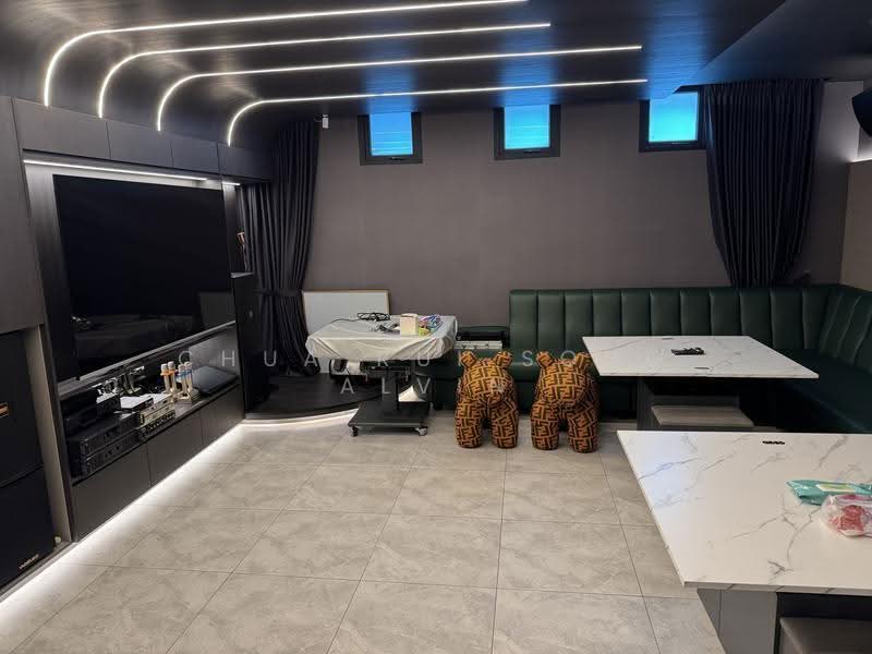 Landed Semi-detached House, , 5 Bedrooms, 6,092 sqft, Semi-Detached House For Sale, by Chua Rui Song Alvin, 500245282 - Living Room - PropertyGuru.com.sg