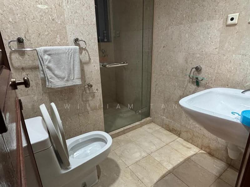 Valley Park, 473 River Valley Road, 2 Bedrooms, 1,109 sqft, Condominium For Rent, by William Tan, 500245284 - Bathroom - PropertyGuru.com.sg