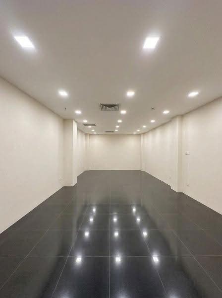 Sim Lim Square, 1 1, Beach Road / Bugis / Rochor, 1,327 sqft, Other Retail For Rent, by Cheryl Chua, 500245290 - Interior - CommercialGuru.com.sg