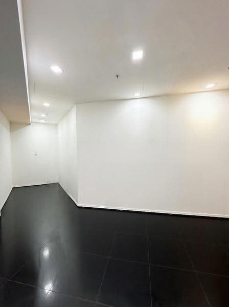 Sim Lim Square, 1 1, Beach Road / Bugis / Rochor, 1,327 sqft, Other Retail For Rent, by Cheryl Chua, 500245290 - Interior - CommercialGuru.com.sg