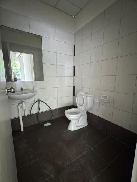 Northstar @ Amk, 7030 Ang Mo Kio Avenue 5, Ang Mo Kio / Bishan / Thomson, 3,250 sqft, Light Industrial (B1) For Sale, by Alice Lim, 500245293 - Bathroom - CommercialGuru.com.sg