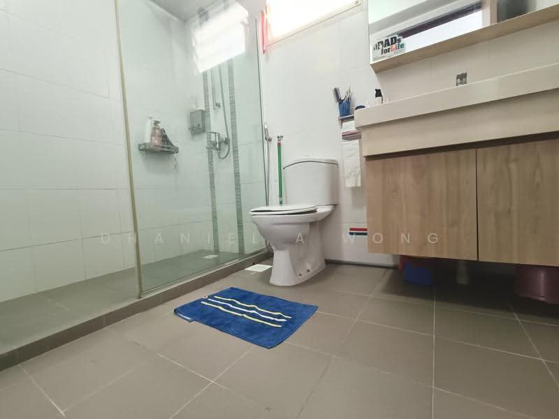 296C Bukit Batok Street 22, 296C Bukit Batok Street 22, Dairy Farm / Bukit Panjang / Choa Chu Kang, 3 Bedrooms, 1,216 sqft, HDB Flat For Sale, by Dhaniel A Wong, 500245298 - Bathroom - PropertyGuru.com.sg