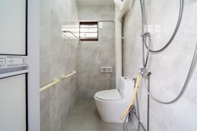 261 Serangoon Central Drive, 261 Serangoon Central Drive, Hougang / Punggol / Sengkang, 2 Bedrooms, 689 sqft, HDB Flat For Sale, by Andy Neo, 500245323 - Bathroom - PropertyGuru.com.sg