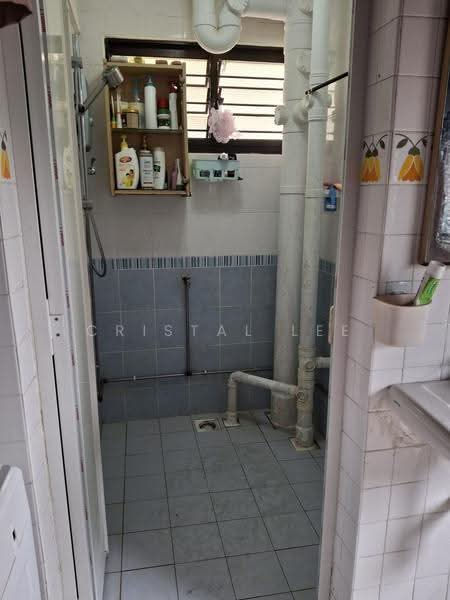 804 King George's Avenue, 804 King George's Avenue, Farrer Park / Serangoon Rd, 2 Bedrooms, 699 sqft, HDB Flat For Rent, by Cristal Lee, 500245327 - Bathroom - PropertyGuru.com.sg