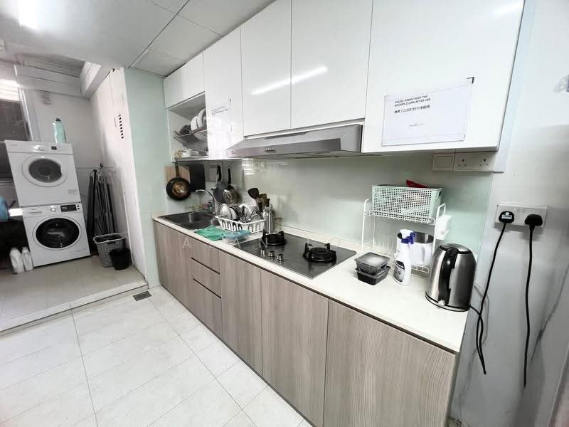 Orchard Towers, 1 Claymore Drive, Room Rental, 130 sqft, Apartment For Rent, by Alan Loh, 500245328 - Kitchen - PropertyGuru.com.sg