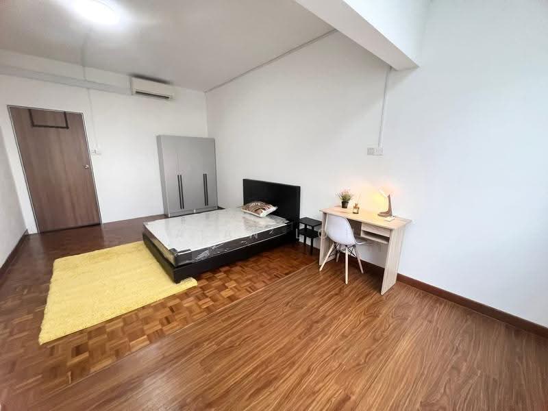 Orchard Towers, 1 Claymore Drive, Room Rental, 130 sqft, Apartment For Rent, by Alan Loh, 500245328 - Bedroom - PropertyGuru.com.sg