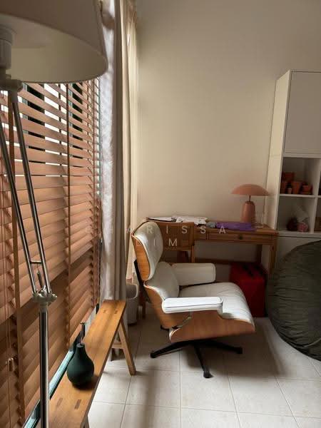 Tiong Bahru Apartment, Eng Hoon Street, 2 Bedrooms, 650 sqft, Apartment For Rent, by Charissa Lim, 500245333 - Study - PropertyGuru.com.sg