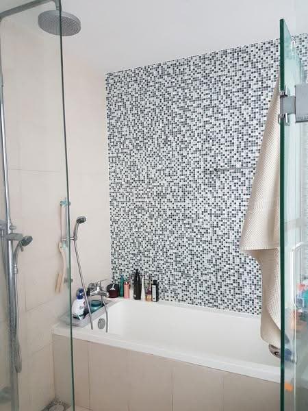 The Rochester Residences, 33 Rochester Drive, 1 Bedroom, 872 sqft, Apartment For Sale, by Michelle Leong, 500245334 - Bathroom - PropertyGuru.com.sg