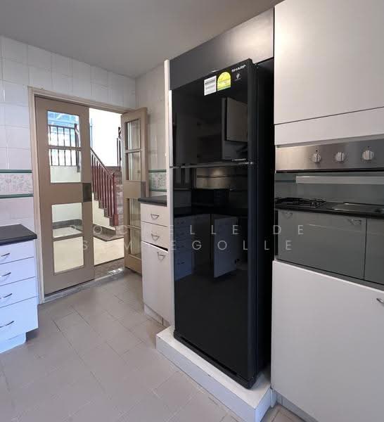 Chancery Grove, 25 Chancery Lane, Newton / Novena, 4 Bedrooms, 2,896 sqft, Cluster House For Rent, by Rochelle De S Meegolle, 500245338 - Kitchen - PropertyGuru.com.sg