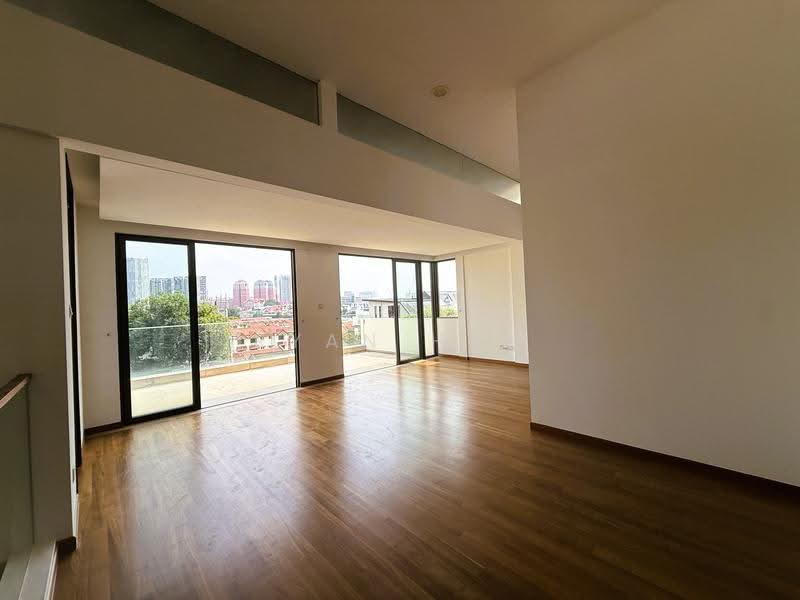 Thomson Ridge, Thomson Ridge, 6 Bedrooms, 5,000 sqft, Semi-Detached House For Rent, by Ryan Han, 500245340 - Balcony - PropertyGuru.com.sg