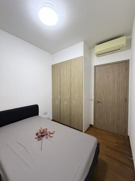 Trevista, 21 Lorong 3 Toa Payoh, Balestier / Toa Payoh, Room Rental, 150 sqft, Condominium For Rent, by Clifford Yap, 500245352 - High volume wardrobe - PropertyGuru.com.sg