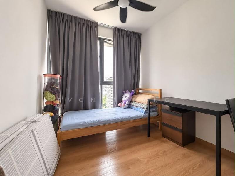 Hundred Palms Residences, 268 Yio Chu Kang Road, Hougang / Punggol / Sengkang, 3 Bedrooms, 915 sqft, Condominium For Sale, by Evonne Tang, 500245358 - Bedroom - PropertyGuru.com.sg