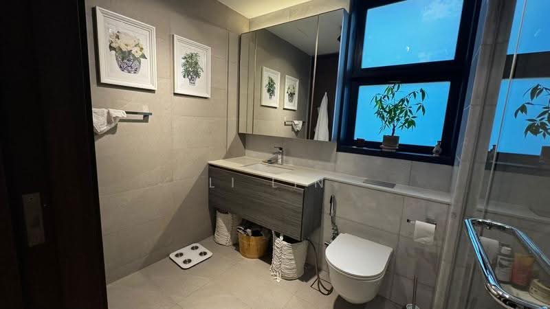 Royalgreen, 2 Anamalai Avenue, 1 Bedroom, 721 sqft, Condominium For Rent, by Li Lin, 500245359 - Bathroom - PropertyGuru.com.sg