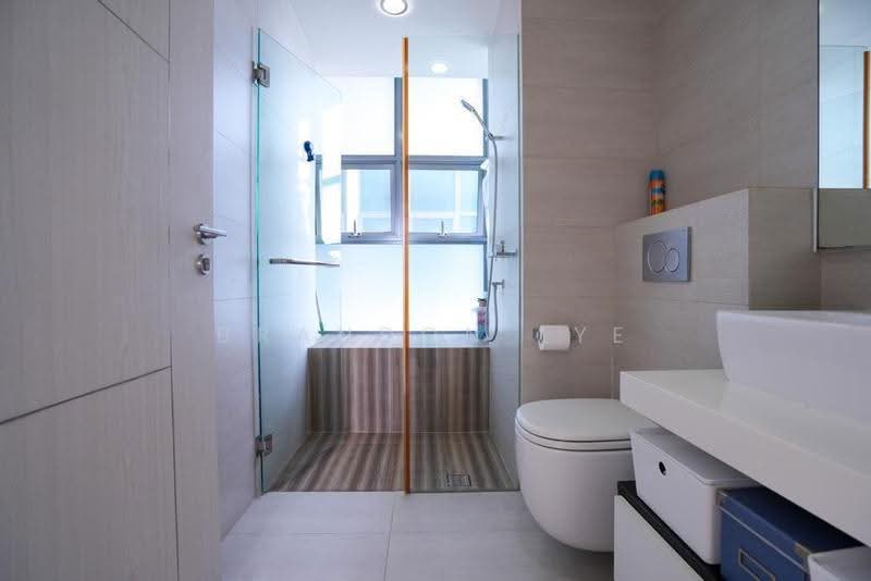 Lincoln Suites, 1 Khiang Guan Avenue, Newton / Novena, 2 Bedrooms, 1,033 sqft, Condominium For Sale, by Brandon Lye, 500245364 - Bathroom - PropertyGuru.com.sg