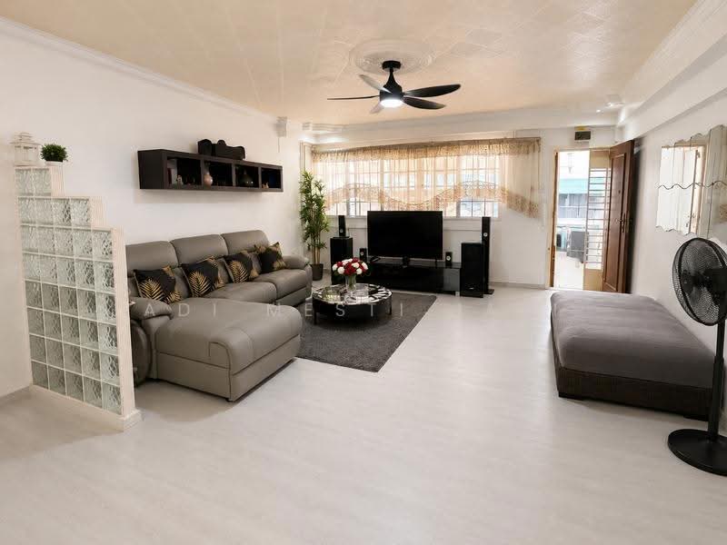 854 Tampines Street 82, 854 Tampines Street 82, Pasir Ris / Tampines, 3 Bedrooms, 1,108 sqft, HDB Flat For Sale, by Adi Mesti Jadi, 500245368 - Living Room - PropertyGuru.com.sg