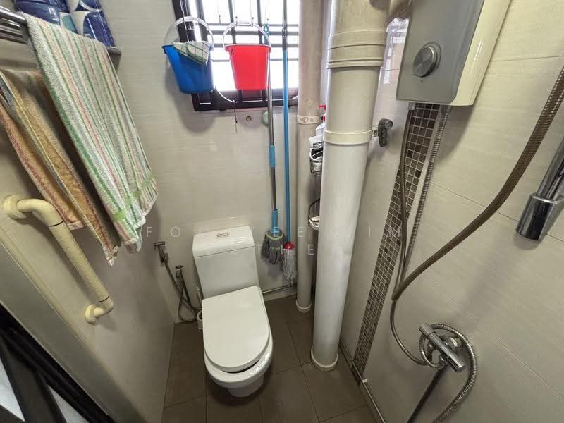 273C Jurong West Avenue 3, 273C Jurong West Avenue 3, Room Rental, 150 sqft, HDB Flat For Rent, by Foo Tee Kim Esther, 500245370 - Bathroom - PropertyGuru.com.sg
