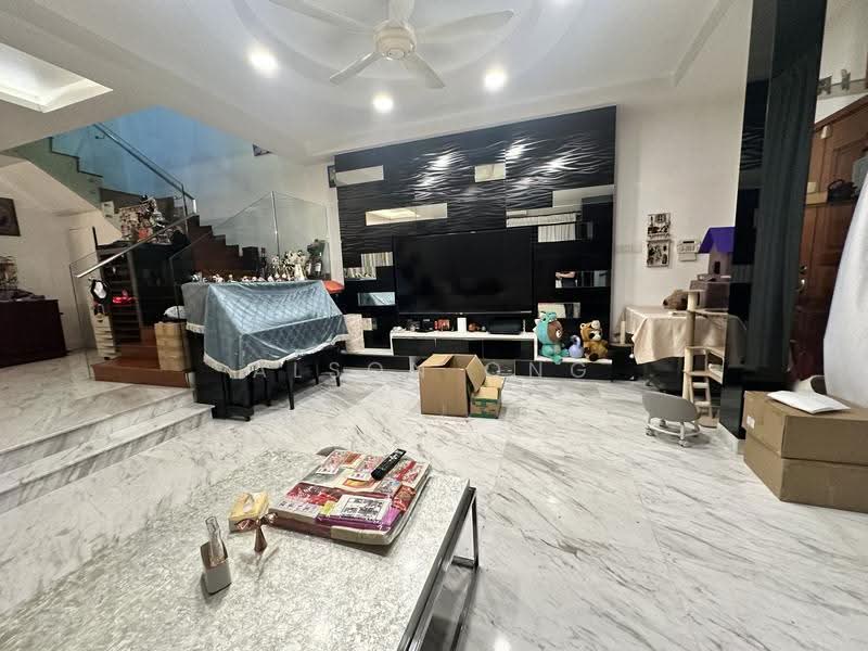 Freehold Landed | Mins Walk to Canberra MRT & Canberra Plaza | District 27 | Sembawang Villas, Sembawang Place, Sembawang / Yishun, 5 Bedrooms, 4,500 sqft, Semi-Detached House For Sale, by Alson Ong, 500245373 - Living Room - PropertyGuru.com.sg