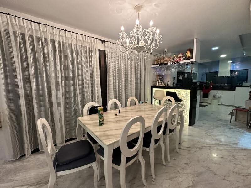 Freehold Landed | Mins Walk to Canberra MRT & Canberra Plaza | District 27 | Sembawang Villas, Sembawang Place, Sembawang / Yishun, 5 Bedrooms, 4,500 sqft, Semi-Detached House For Sale, by Alson Ong, 500245373 - Dining Room - PropertyGuru.com.sg