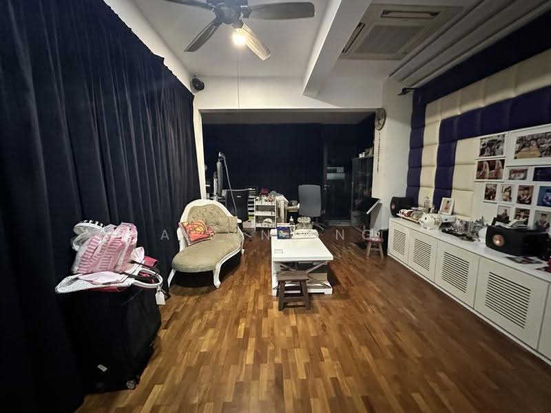 Freehold Landed | Mins Walk to Canberra MRT & Canberra Plaza | District 27 | Sembawang Villas, Sembawang Place, Sembawang / Yishun, 5 Bedrooms, 4,500 sqft, Semi-Detached House For Sale, by Alson Ong, 500245373 - Living Room - PropertyGuru.com.sg