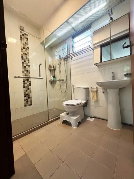 489C Choa Chu Kang Avenue 5, 489C Choa Chu Kang Avenue 5, Dairy Farm / Bukit Panjang / Choa Chu Kang, 3 Bedrooms, 1,001 sqft, HDB Flat For Sale, by Terence Ter, 500245376 - Bathroom - PropertyGuru.com.sg
