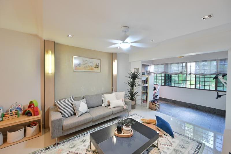 715 Bedok Reservoir Road, 715 Bedok Reservoir Road, Bedok / Upper East Coast, 3 Bedrooms, 1,302 sqft, HDB Flat For Sale, by Sufy B., 500245379 - Living Room - PropertyGuru.com.sg